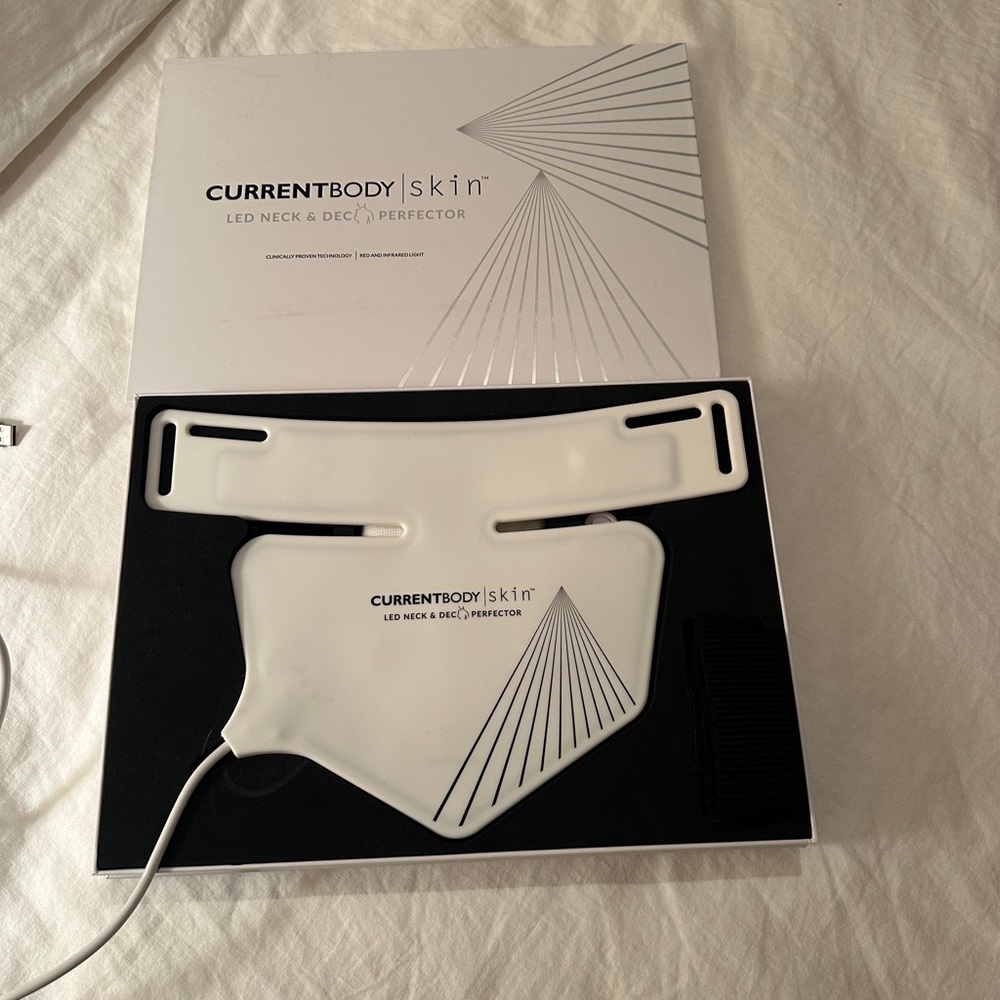 Current Body ‘Neck and Dec" LED mask